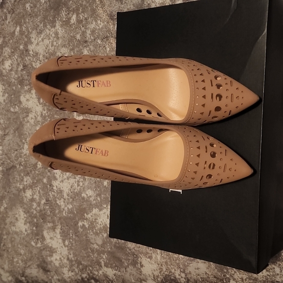 Nude high heel pump - Picture 2 of 2